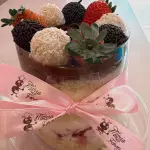 MINI BOLO NINHO COM MORANGO