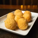 BENDITO BALL POLLO TOCINO
