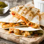 QUESADILLA DE POLLO