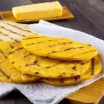 Arepas de maíz amarillo