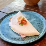 Tapioca de presunto, queijo e tomate