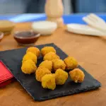 Bolitas de pollo con patatas