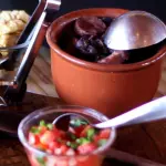 PORÇÃO FEIJOADA P 400gr com torresmo