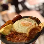 BANDEJA PAISA incluye sopa y