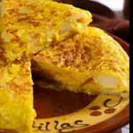 Tortilla de Patatas con Cebolla