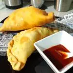 Empanada Pollo cebollín crema