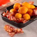 SALGADO DE POLENTA PROVOLONE/BACON