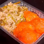 *Almôndegas de frango e arroz...