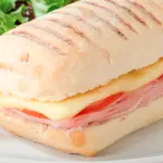 SANDWICHE DE JAMON Y QUESO