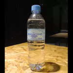 Agua sin gas