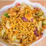 YAKISOBA DE CAMARÃO