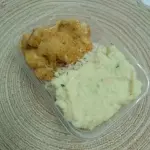 Cação ao molho com purê de brócolis