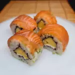 Uramaki Salmão (4 peças)