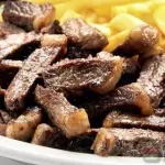 Picanha trinchada com batata frita(cópia)