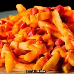 Batata frita com bacon e cheddar