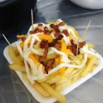 FRITAS COM REQUEIJÃO