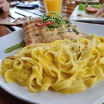 Fetuccini con Filete a la Parrilla