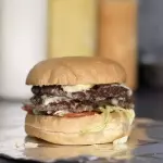 SAN ANTONIO/Clasic Burger c/ papas