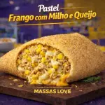 Pastel frango com milho e queijo