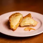 Folhado de Frango com Cream Cheese