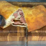 FOGAZZA DE CALABRESA E QUEIJO