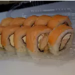 ROLL´S SAKE (envuelto en Salmón)