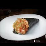 53. Temaki Salmão