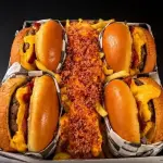 4 Burgers Cheddar + Batata Cheddar