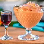 CREME DE PAPAYA COM LÍCOR DE CASSIS
