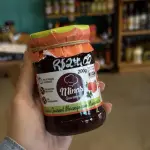 Geleia de morango com manjericão
