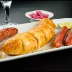 PÃO DE ALHO C/ LINGUIÇAS