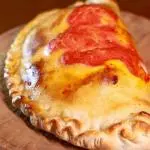 CALZONE DE FRANGO