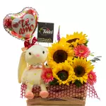 Caja de Pino en Girasoles y Gerberas