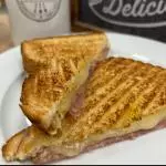 DERRETIDO DE SALAMI Y QUESO