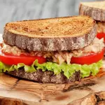 Sanduíche de atum