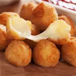 BOLINHAS DE QUEIJO