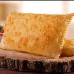 Pastel de Carne e Queijo