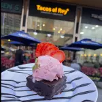 BROWNI CON HELADO