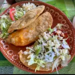 Orden 3 quesafritas con guiso