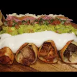 FLAUTAS BIRRIA