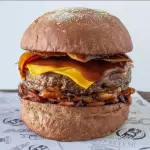 Cheddar bacon+ batata rustica + bebida