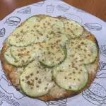 Mini PizzA obrinha Com queijo e Alho