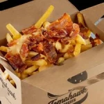 Batata Palito super crocante 500g com creme de cheddar e farofa de bacon
