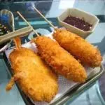 Brochetas de camarón