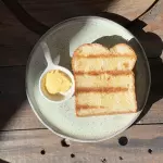 Fatia Brioche na manteiga