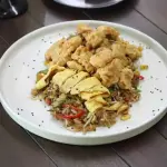 YAKIMESHI (ARROZ SALTEADO)