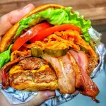 MEGA SALAD EM DOBRO