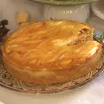 TORTA DE FRANGO COM REQUEIJÃO