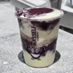 Açaí with powder milk cream