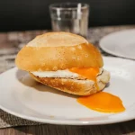 Pão com ovo